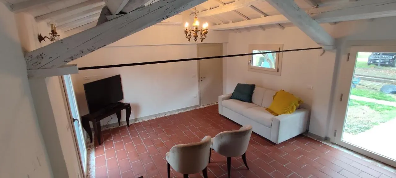 A Casa Di Leo Apartamento Ravena 0*,