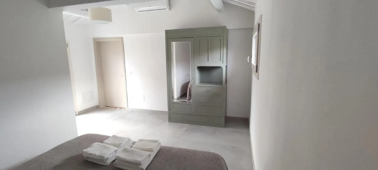 A Casa Di Leo Apartamento Ravena 0*,  Itália
